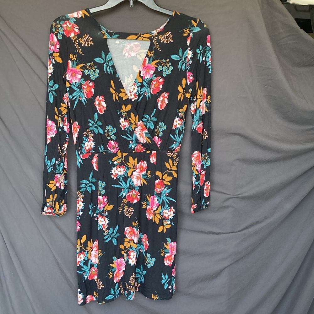 LOFT dress black with Floral Print with back cut out 6P 6 petite casual party - Picture 1 of 17